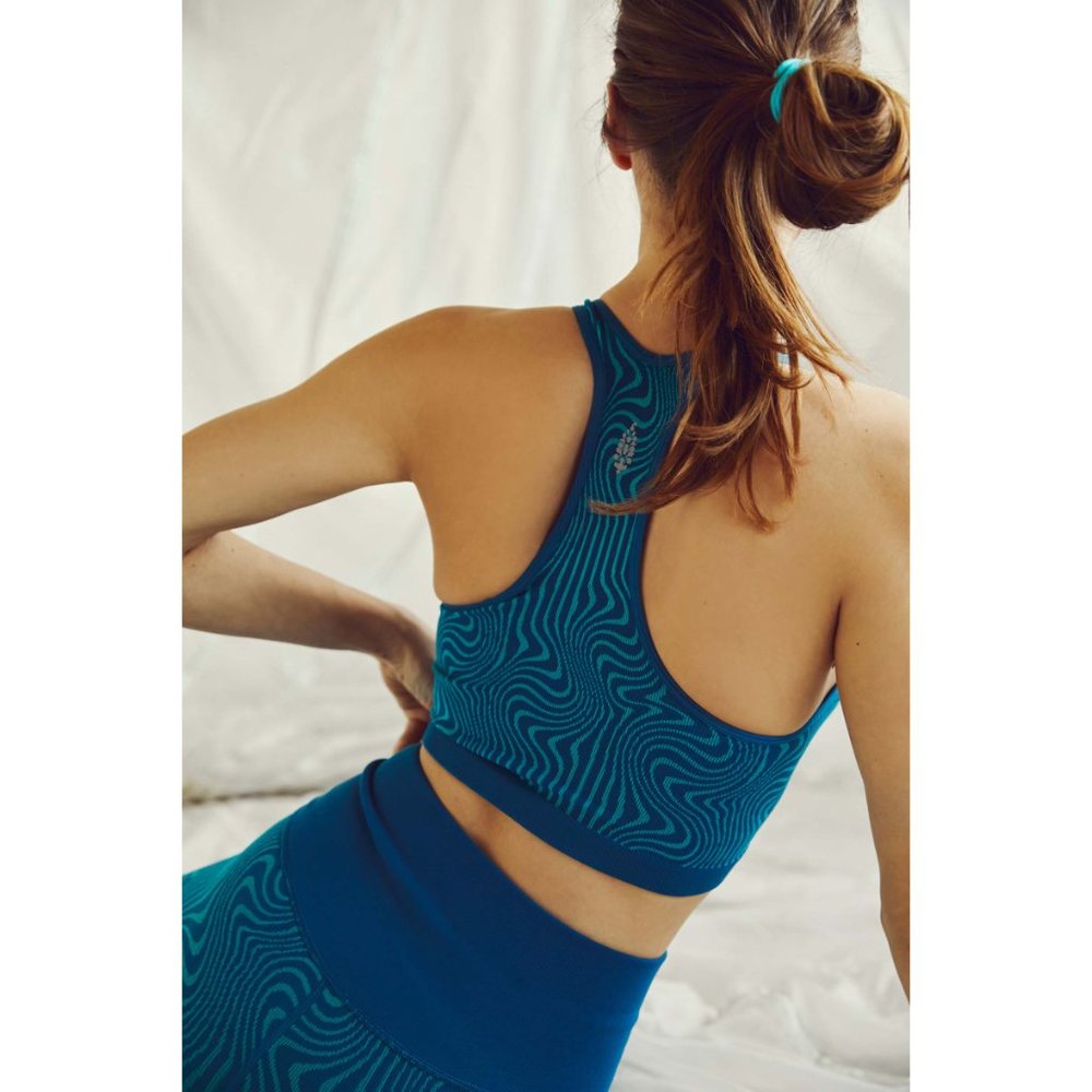🎉LAST CHANCE🎉 NWT FP Movement Free Throw Jacquard Crop Tank / Wave Rider Swirl - Picture 3 of 8